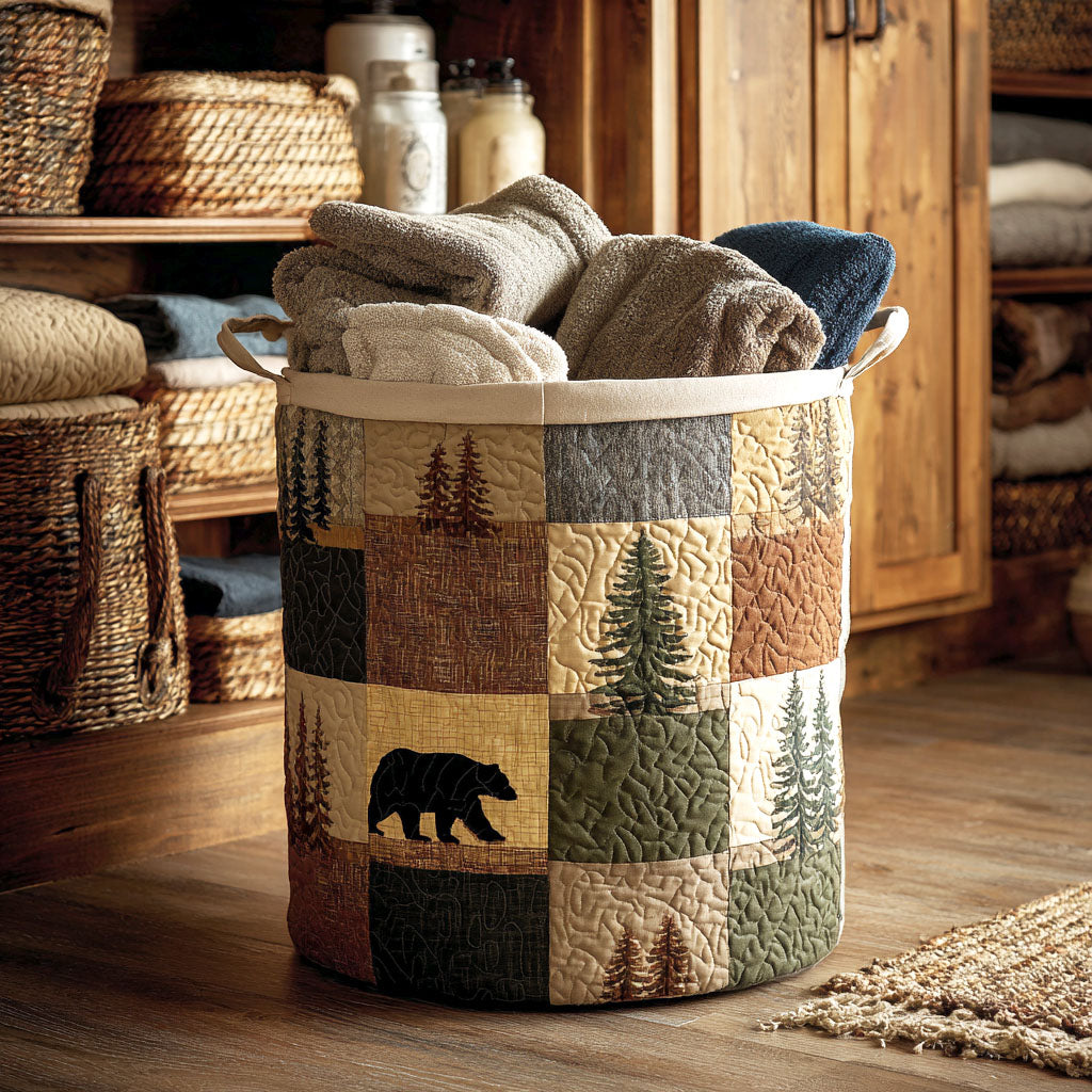 Fabiola | Cesta Acolchada con Patchwork de Oso y Pinos
