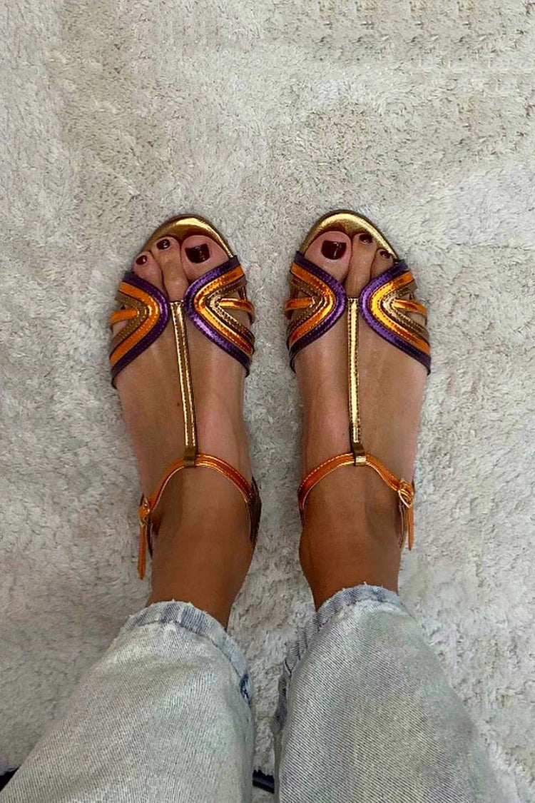 Albaira | Sandalias Doradas con Hebilla y Tira Multicolor