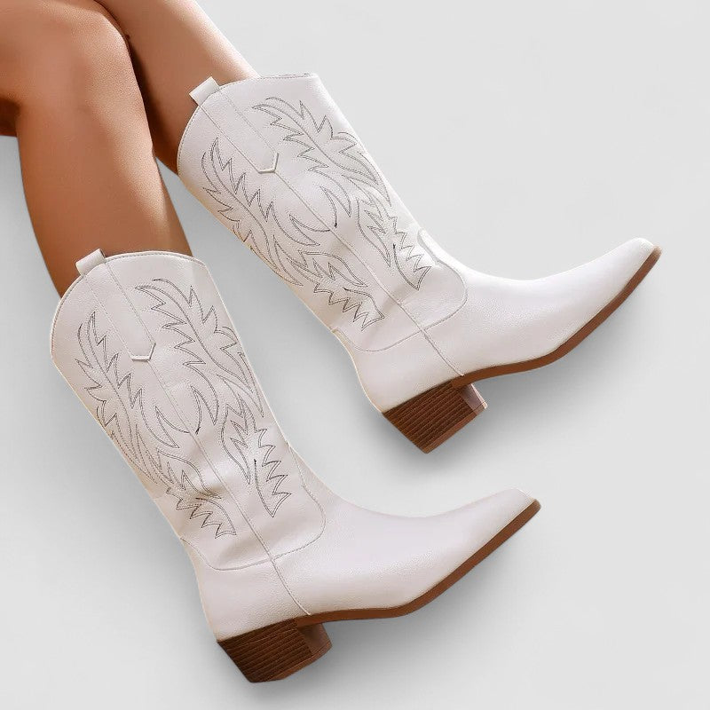 Lourdes | Botas Camperas Bordadas