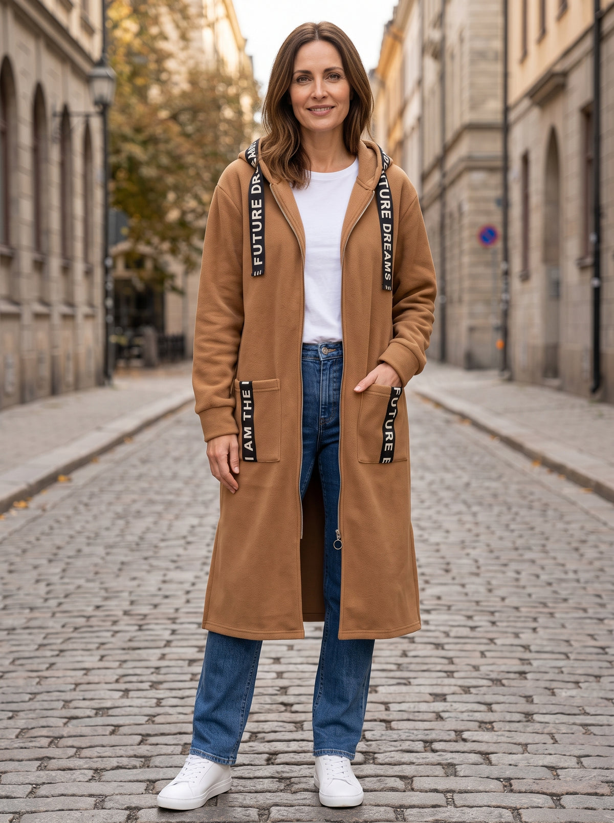 Greta abrigo sudadera oversize con capucha en camel